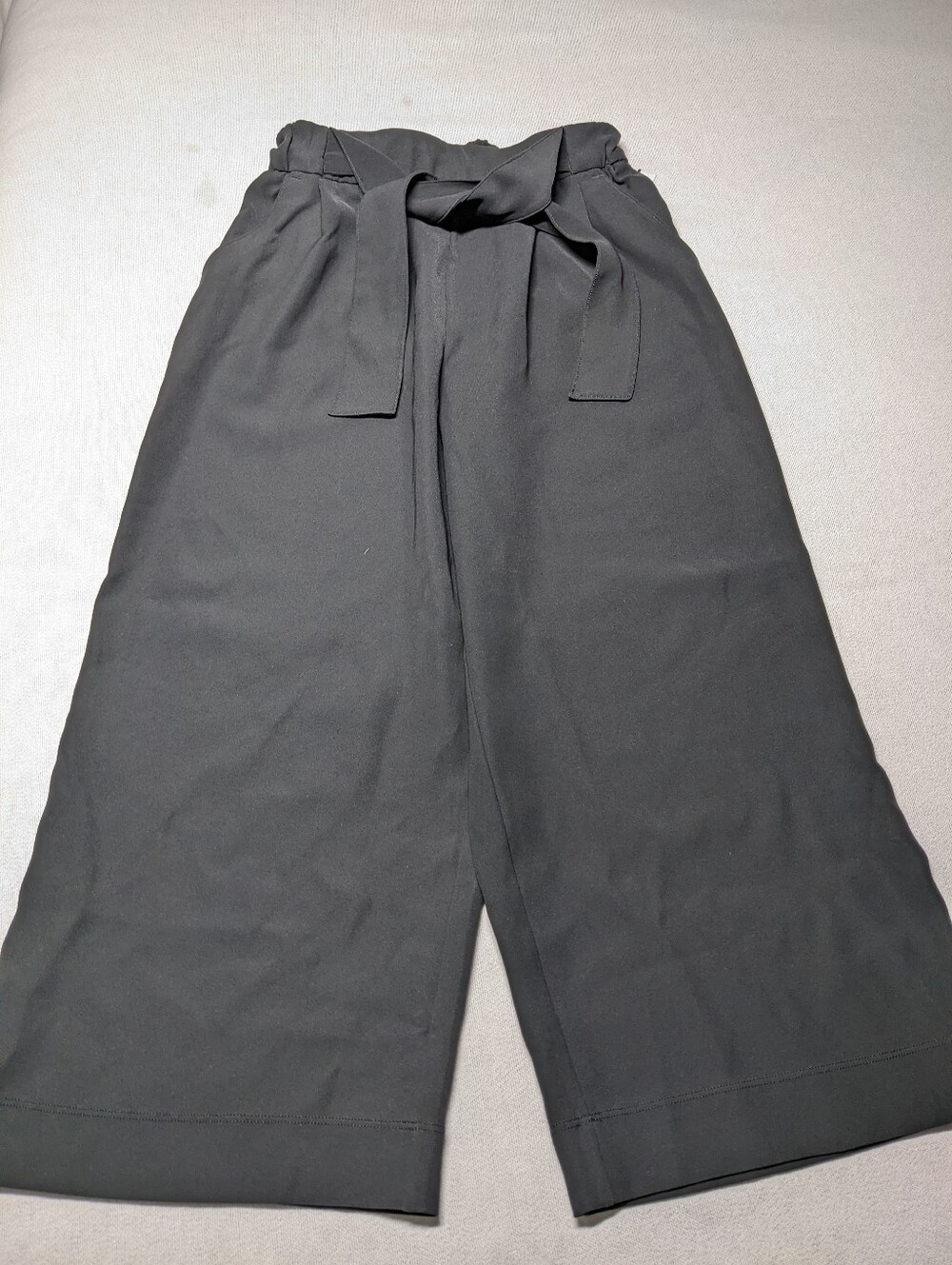 NWOT Lululemon Noir Pants - Size 4